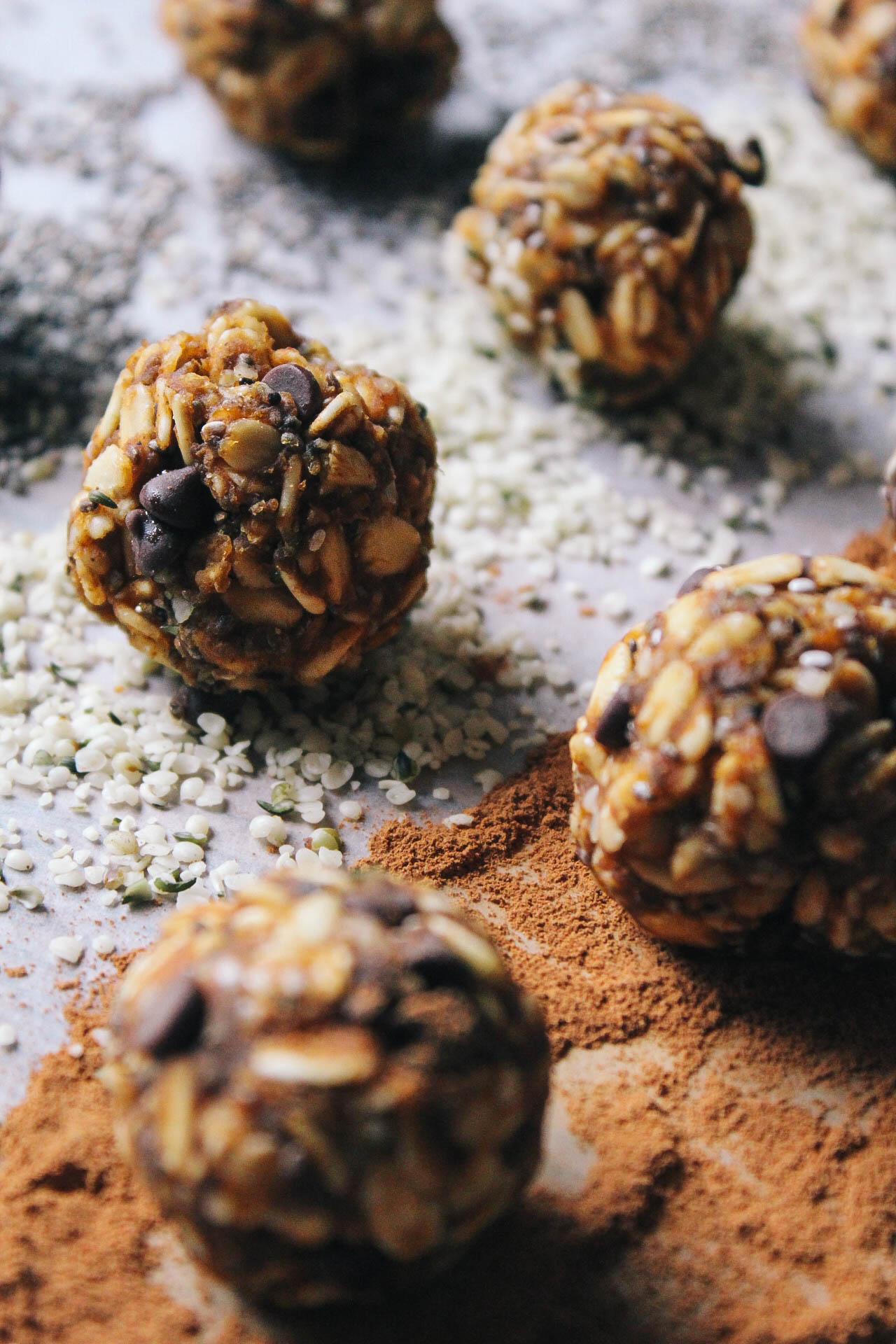 Raw Pumpkin Pie Energy Bites #granola #chocolate #oatmeal #energy